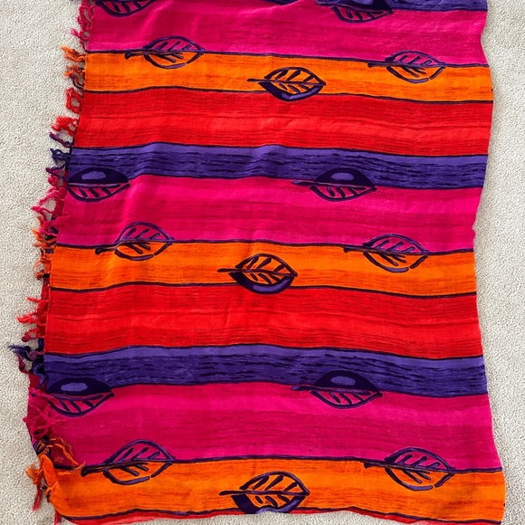 Beach sarongs. - Picture 3 of 5